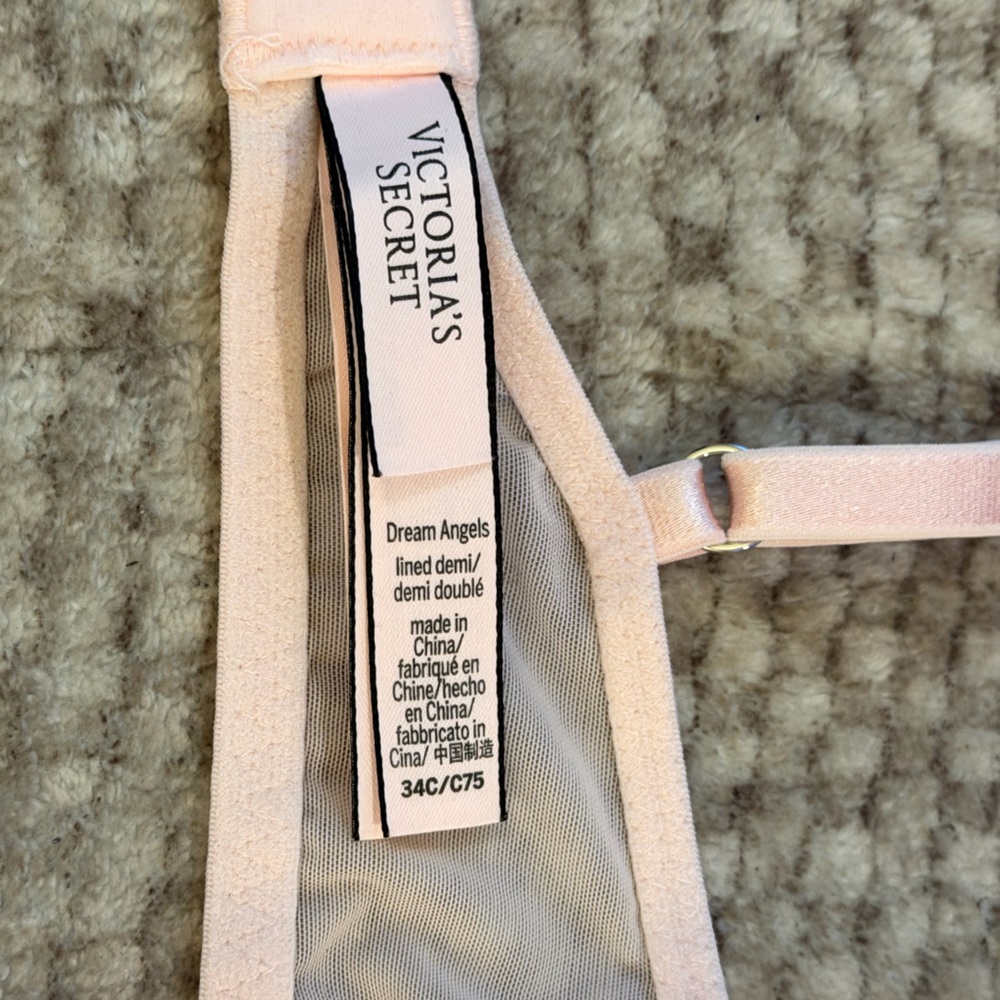 Victoria's Secret Dream Angel’s Blush Ribbon Lined Lace Demi and Thong Set - Picture 2 of 11